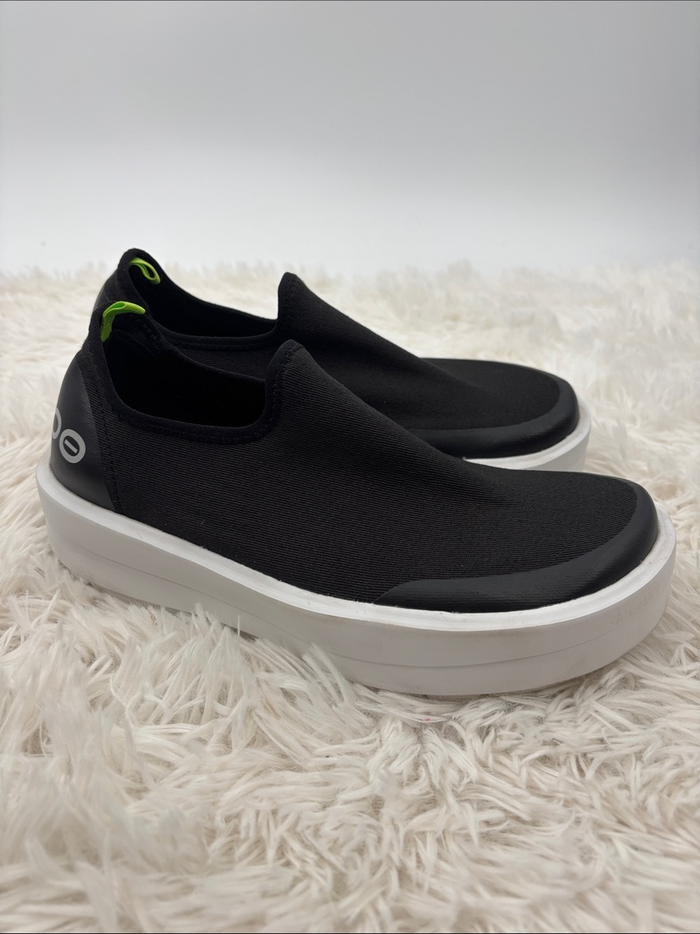 OOFOS Shoes Oomg eeZee Black Slip On Sneakers Size Women's 7.5